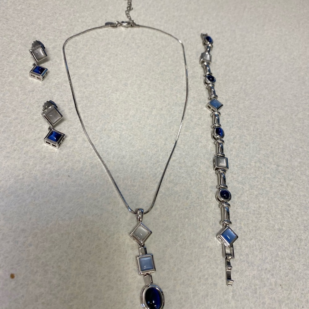 Lia Sophia jewelry set